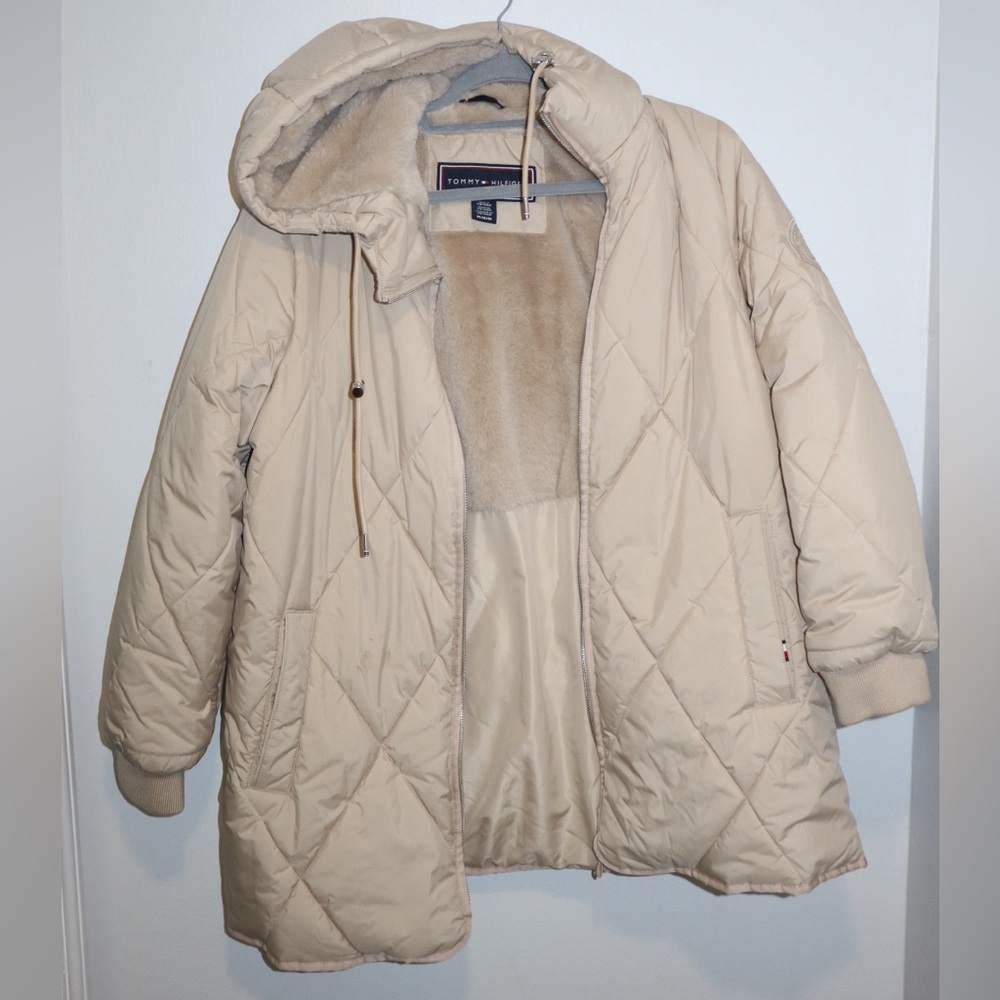 Tommy Hilfiger Women's Cream Puffer Jacket
